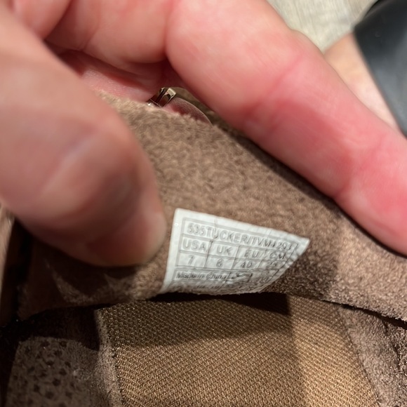 Men’s Vionic Brown Lace Up Shoes - pristine condition - Picture 7 of 7